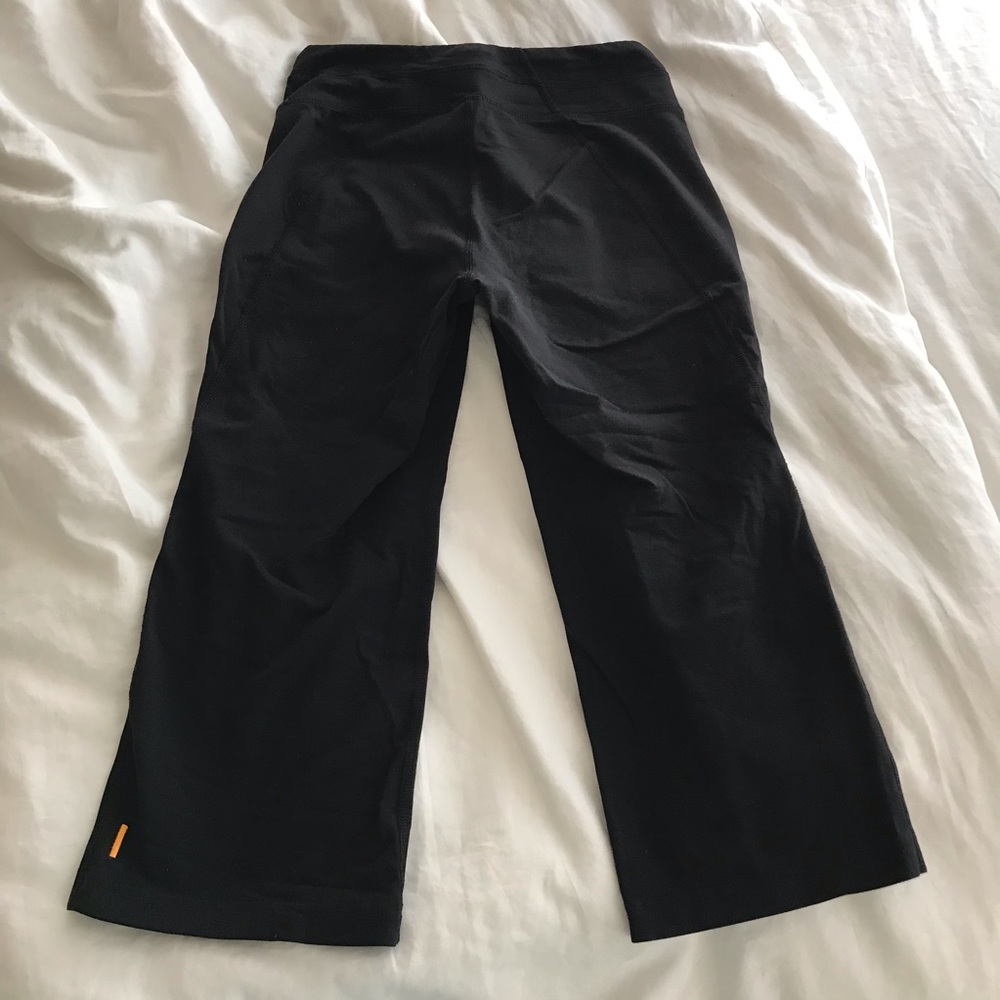 Lucy Blck Crop to Knee Pants XS In EUC! - Picture 4 of 4